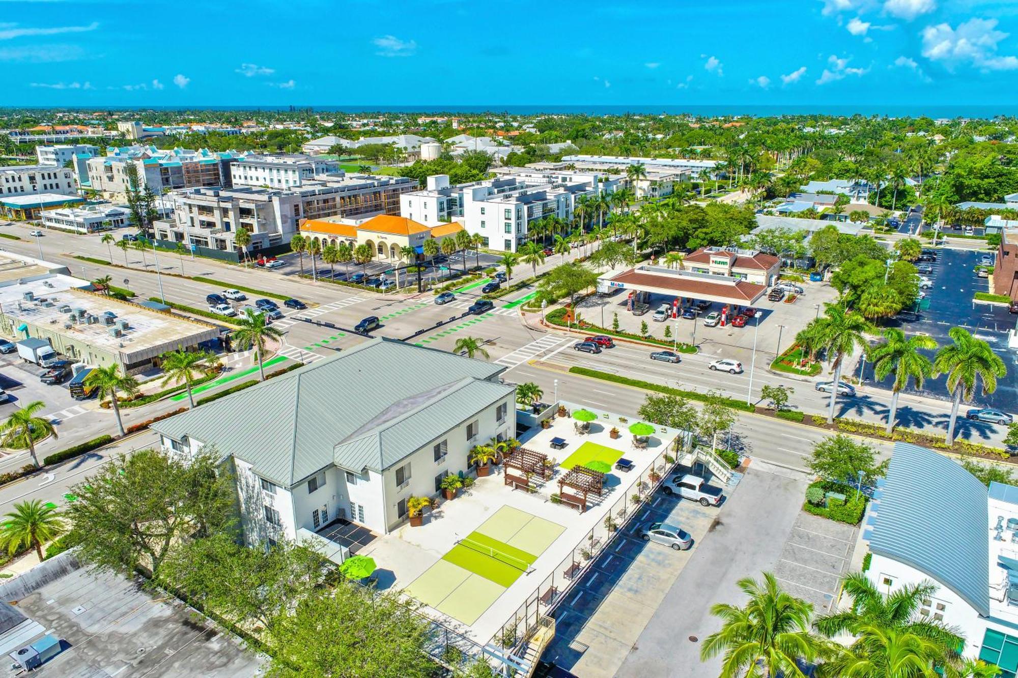 Naples Park Central Hotel المظهر الخارجي الصورة