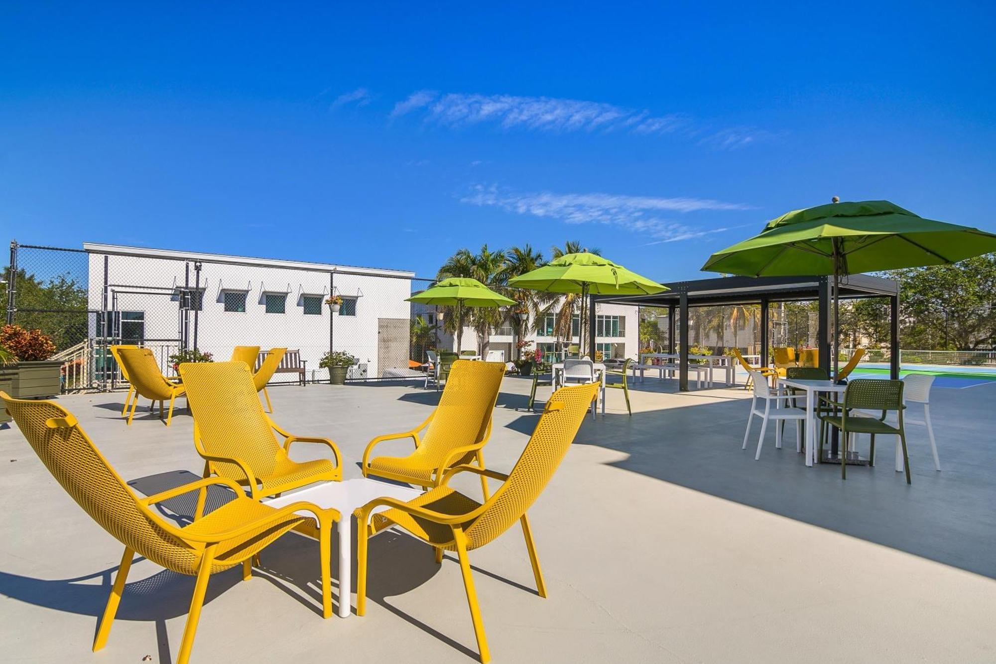 Naples Park Central Hotel المظهر الخارجي الصورة