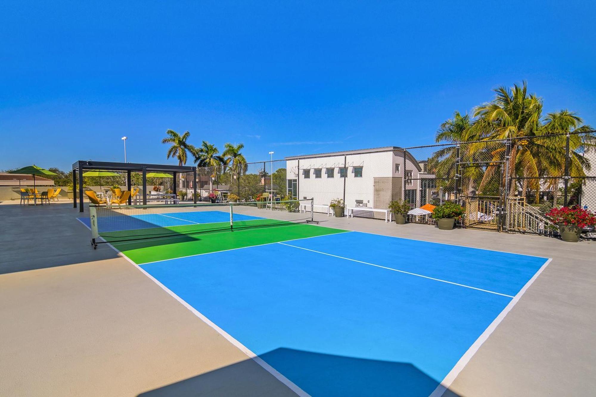 Naples Park Central Hotel المظهر الخارجي الصورة