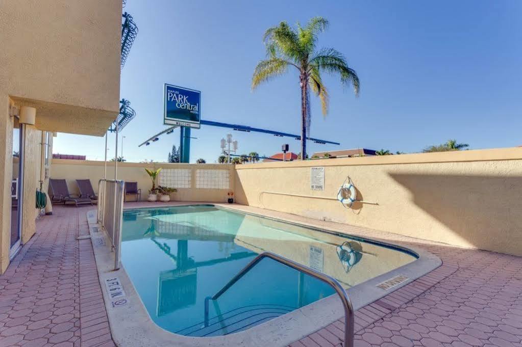 Naples Park Central Hotel المظهر الخارجي الصورة
